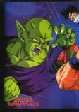 Piccolo peleando en contra de Goku, de fondo se alcanza a mirar a Gohan